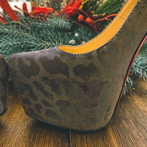 🔥Christian Louboutin Leopard Print Heels🔥 - Picture 6 of 12